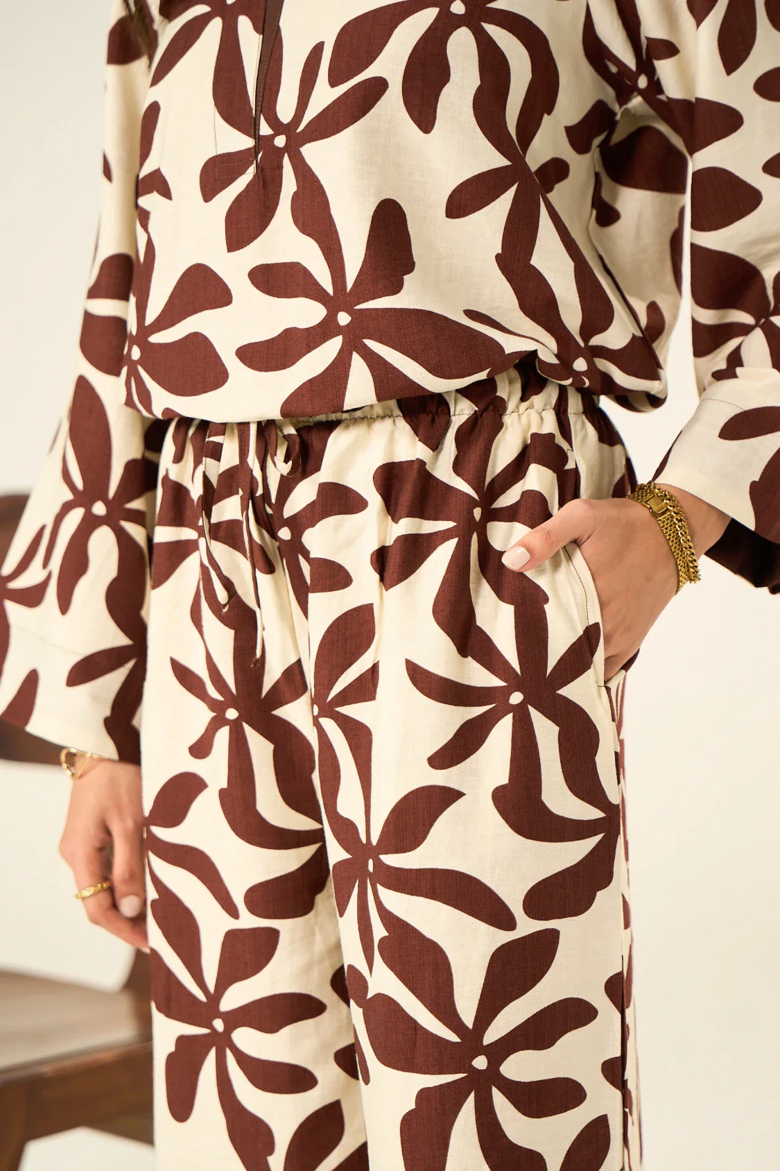 Flora Linen Co-Ord Set - Brown & Cream - Image 9